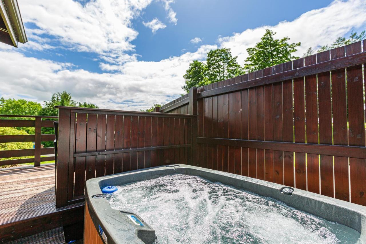 Bluebell Lodge 9 With Hot Tub Newton Stewart Exteriör bild